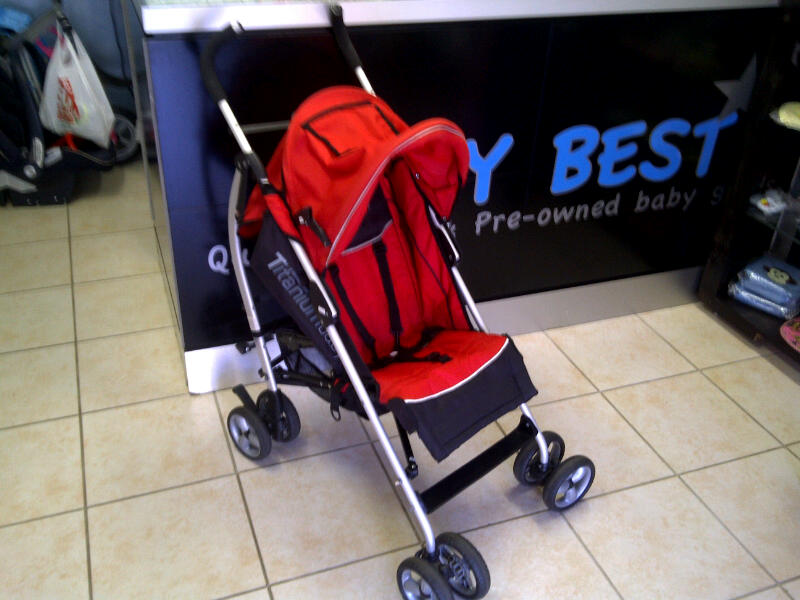 teksten cocaïne limoen Titanium Baby red stroller folds up umbrella style R500 | baby.best.blog